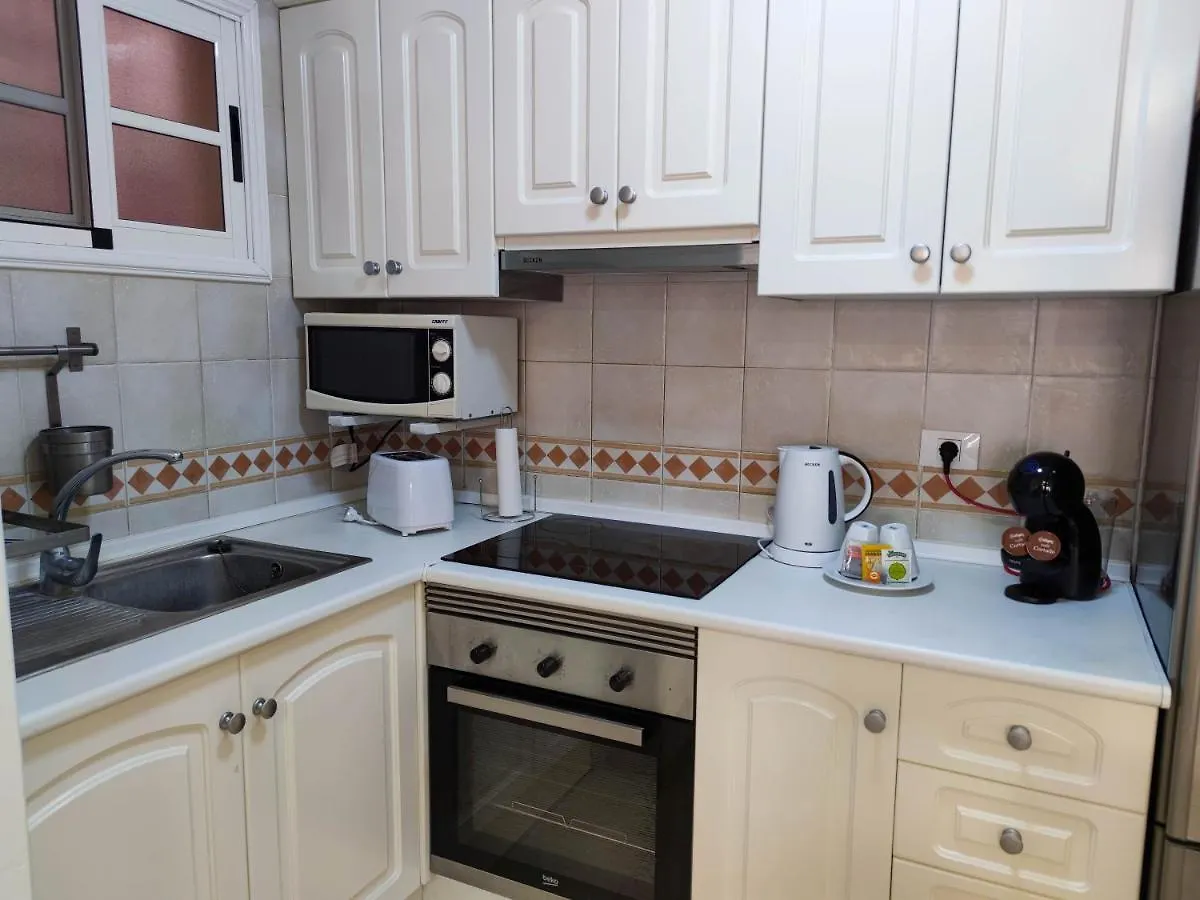 Los Cristianos - Heated Swimming Pool Air-Conditioned 0*, Los Cristianos (Tenerife) Spain
